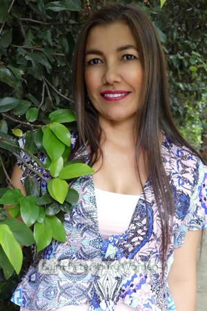 185965 - Luz Enith Age: 56 - Colombia