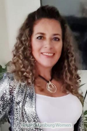 203371 - Karen Age: 56 - Costa Rica