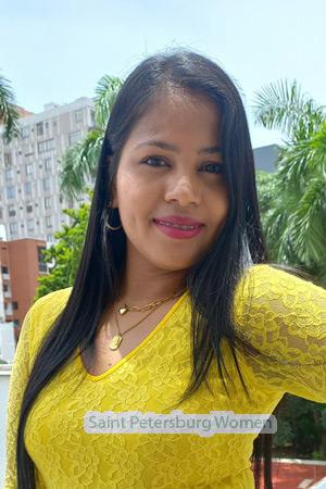 210673 - Yanina Age: 35 - Colombia