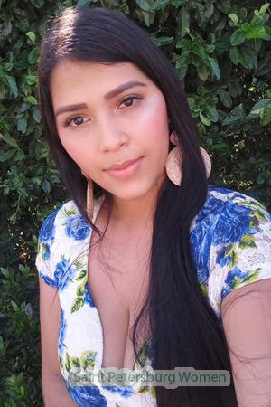 211033 - Valentina Age: 24 - Colombia