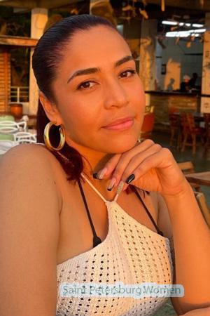 220125 - Yesenia Age: 36 - Colombia